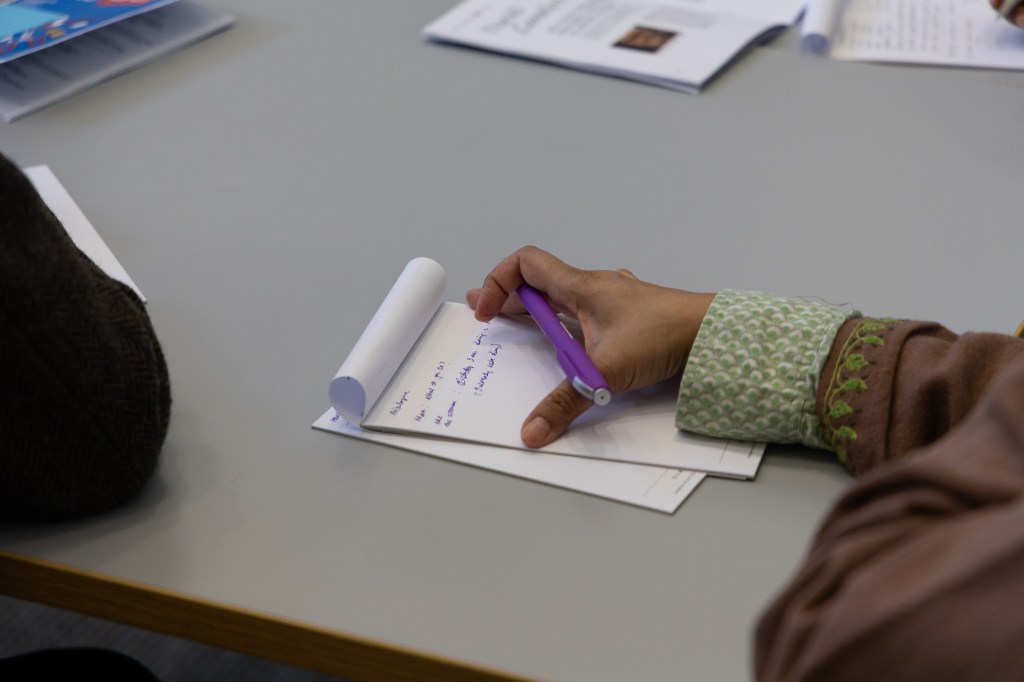 Decolonising practice through creative writing 